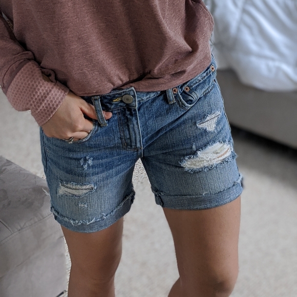 American Eagle Outfitters Pants - ❄️American Eagle Distressed Jean shorts